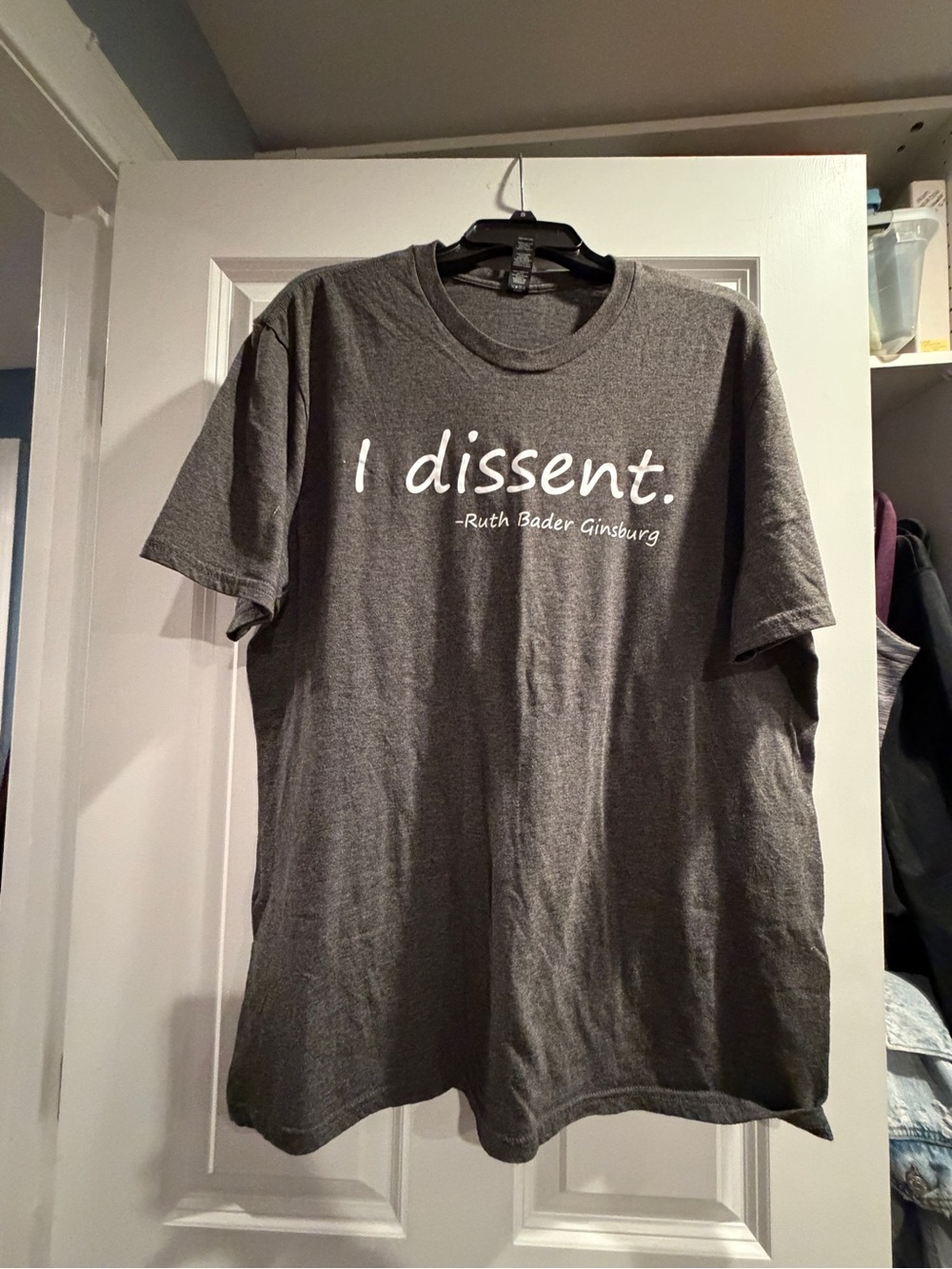 I Dissent. Ruth Bader Ginsburg Graphic Tee - Gray